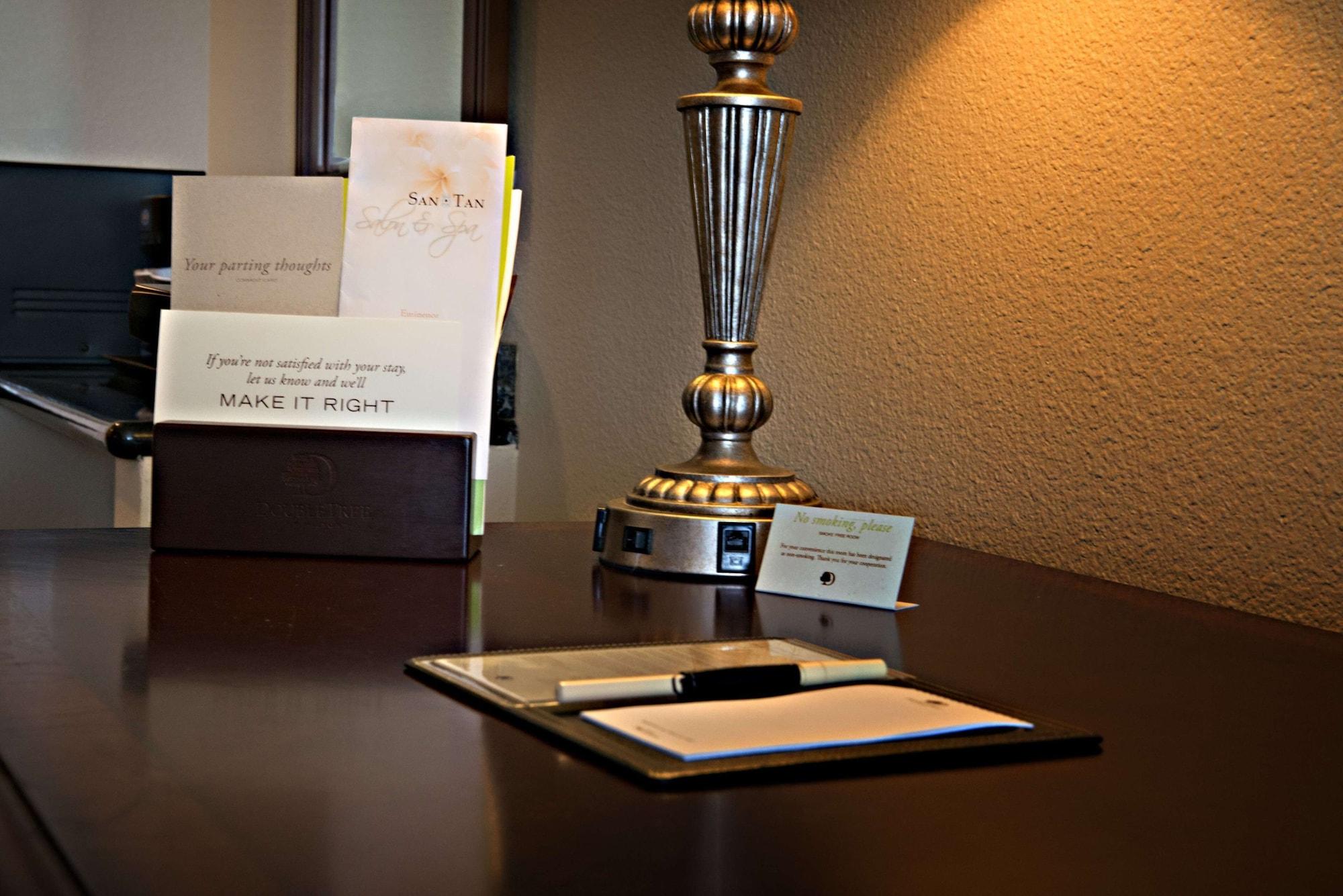 Doubletree By Hilton Phoenix-Gilbert Exterior photo