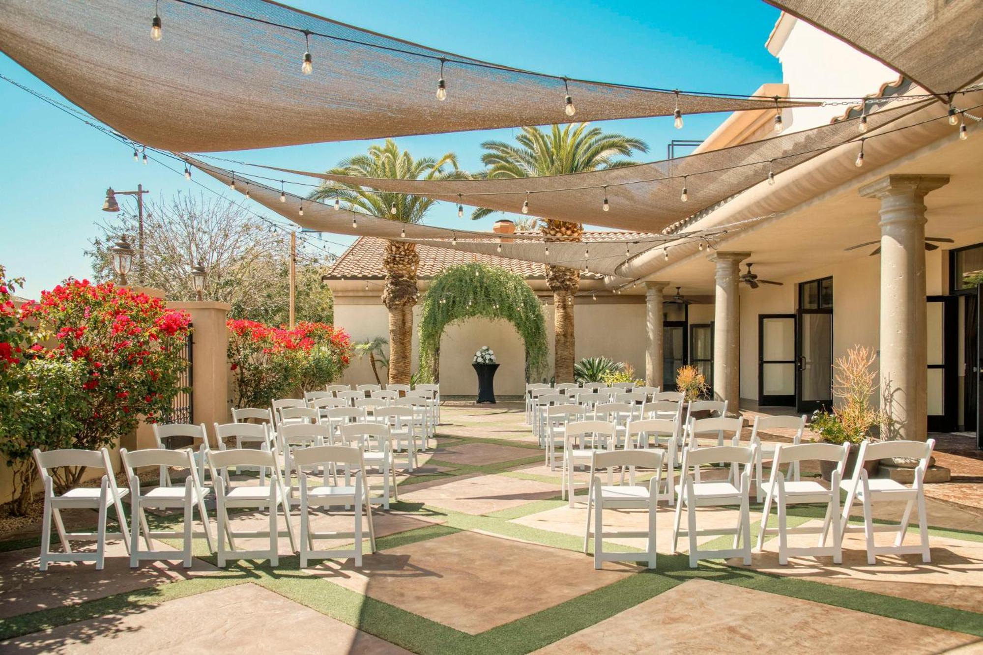 Doubletree By Hilton Phoenix-Gilbert Exterior photo