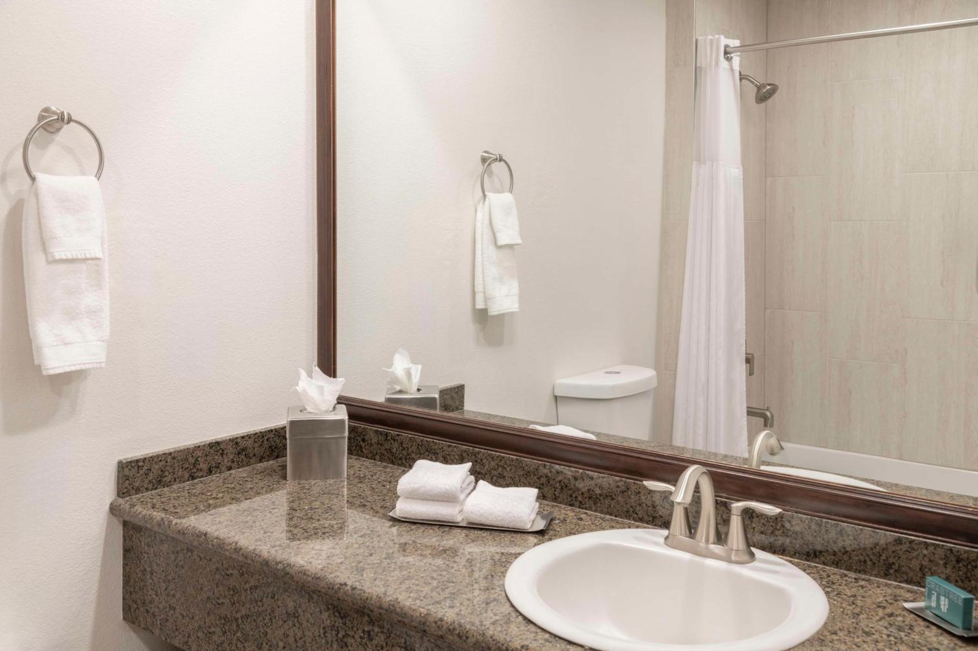 Doubletree By Hilton Phoenix-Gilbert Exterior photo