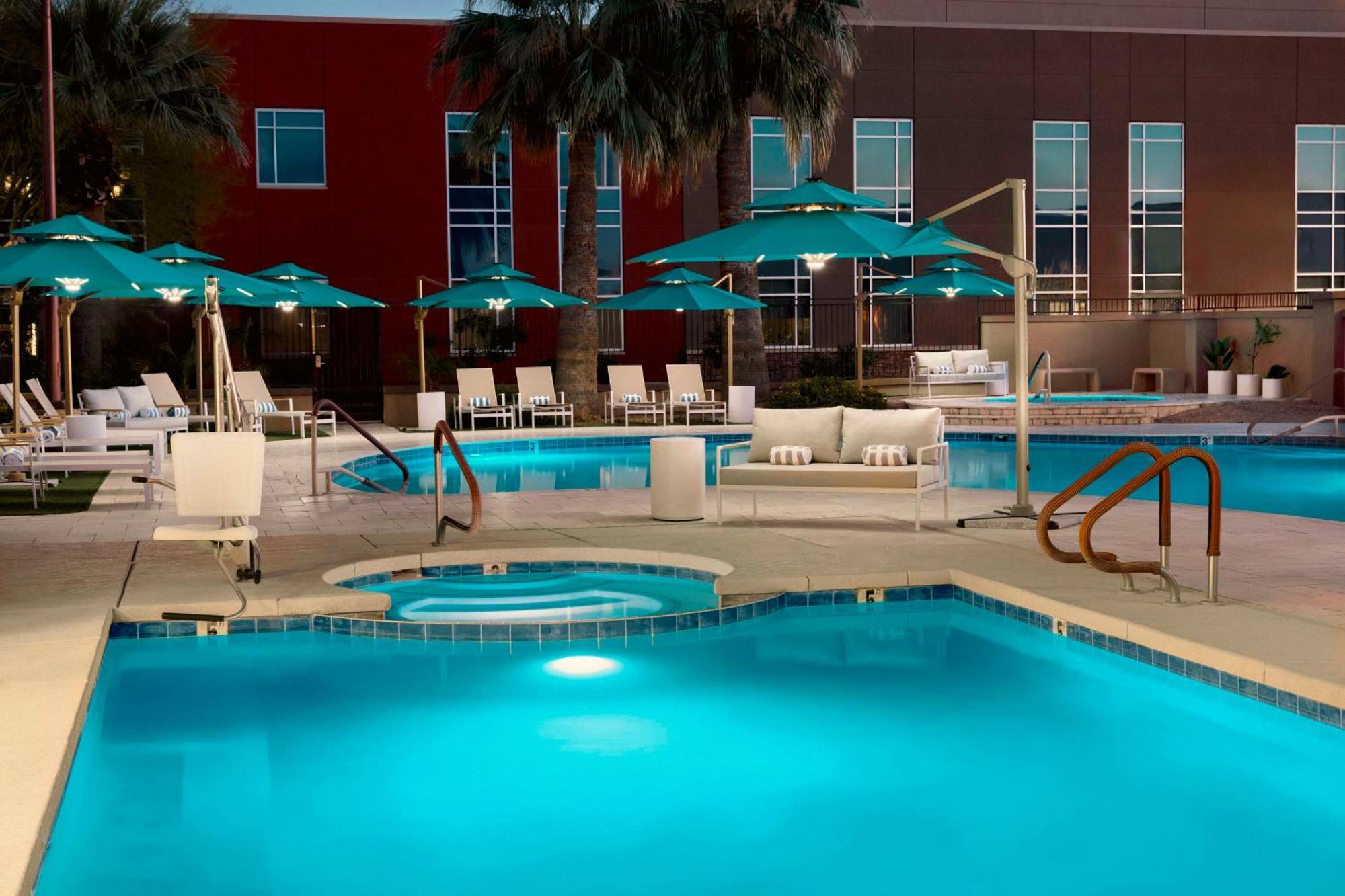 Doubletree By Hilton Phoenix-Gilbert Exterior photo